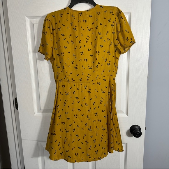 Urban Outfitters size L mustard dress, scattered florals, deep V, fall - Picture 7 of 8